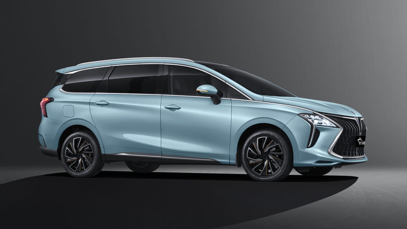 Forthing M4 PHEV, profil lateral