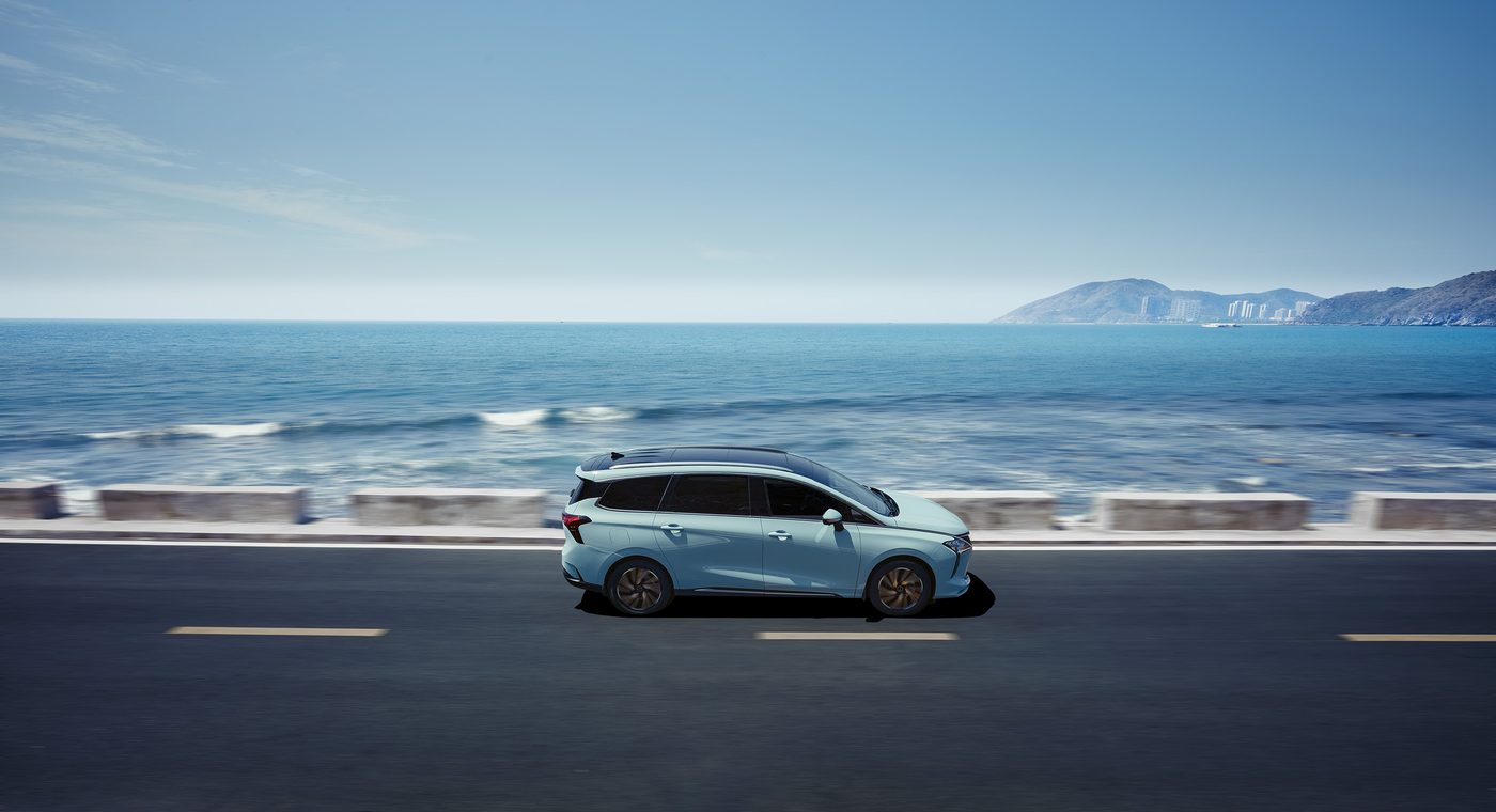 Forthing M4 PHEV – prezentare video