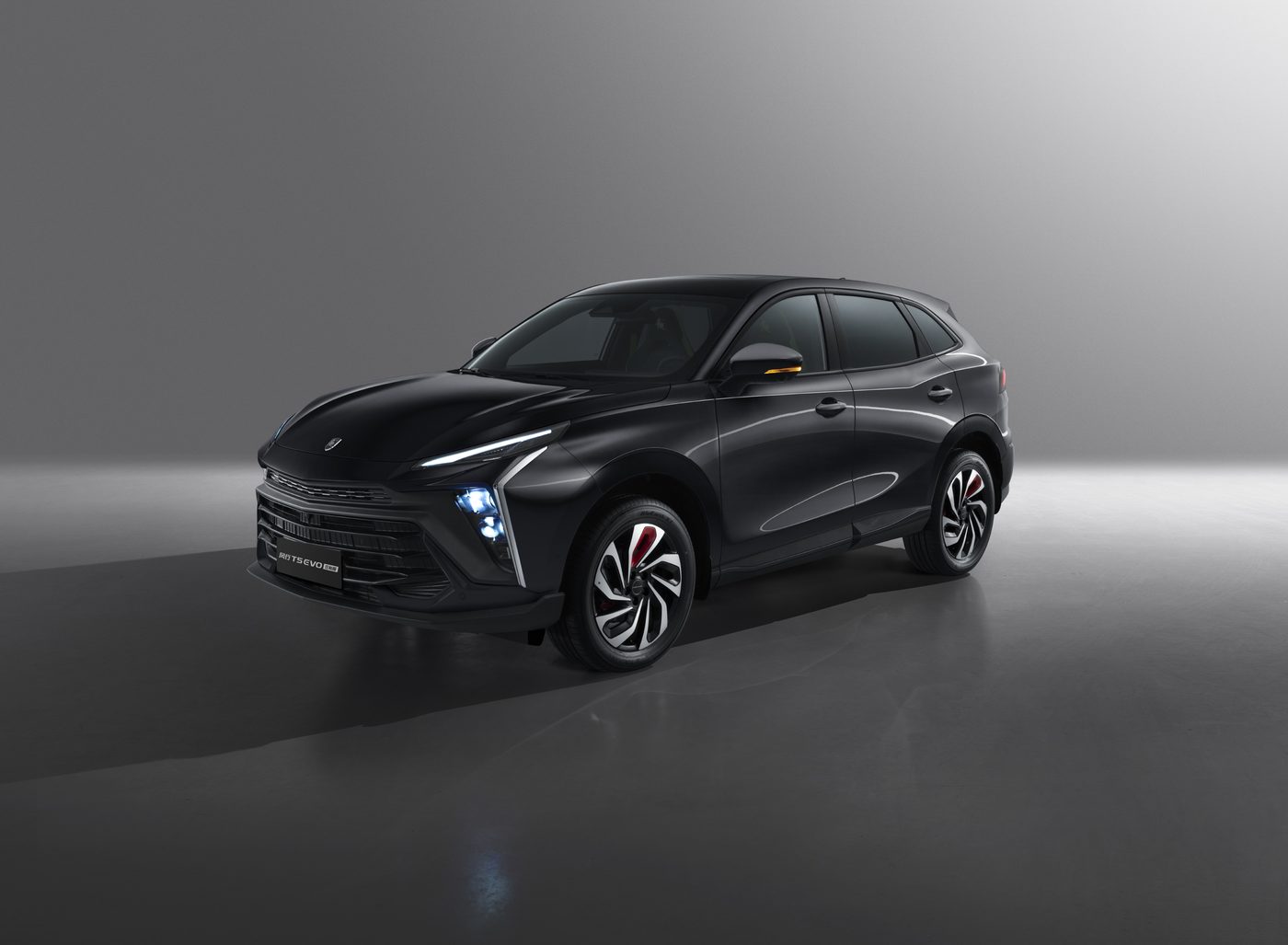 Forthing T5 HEV în nuanța Black