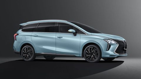 Forthing M4 PHEV, profil lateral